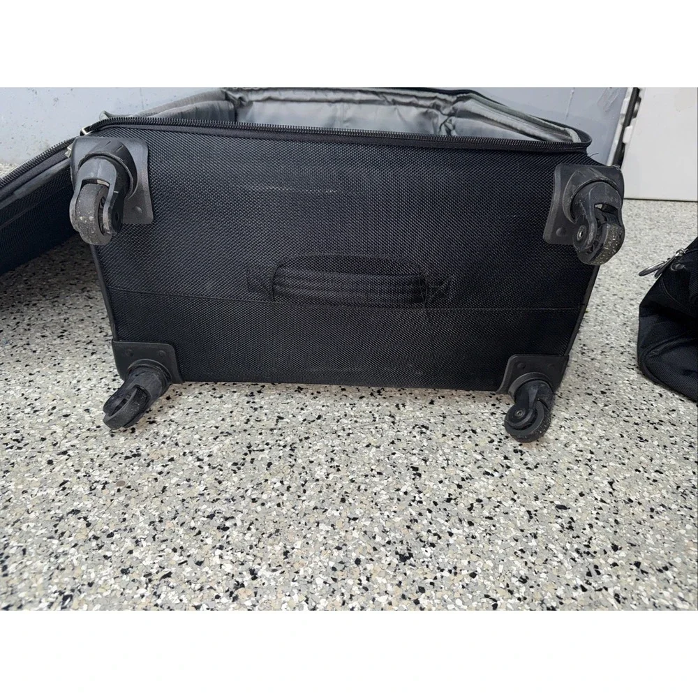 Samsonite 3 Piece Bundle Black Softside Spinner Expandable Carry On Check In 30
